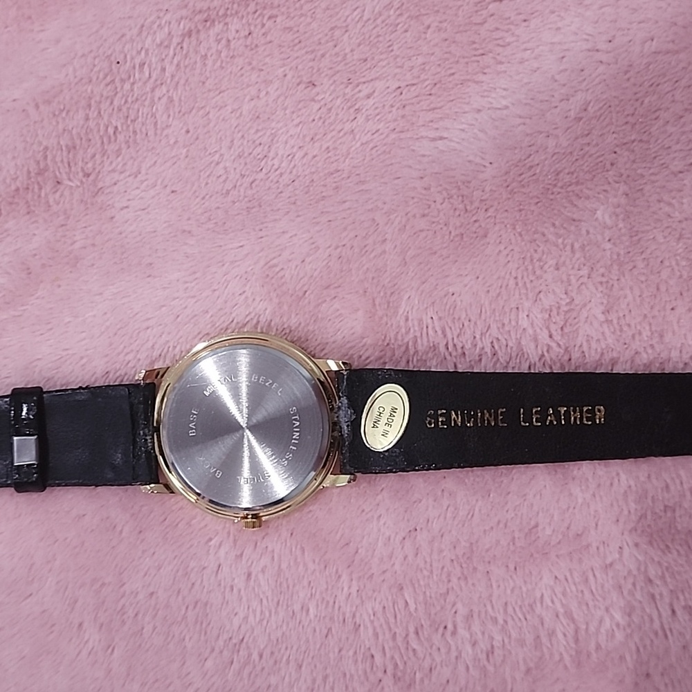 Woman Watch - Picture 3 of 4